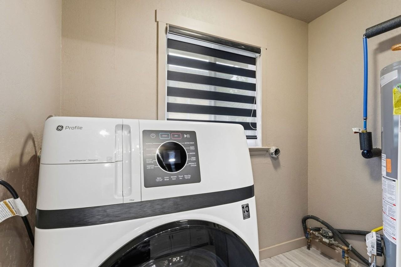 405 Wilhelmia Ave - Photo 7 of 19