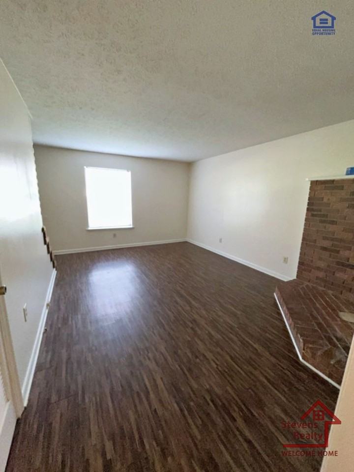 101 Bybee Dr #D2 - Photo 3 of 11