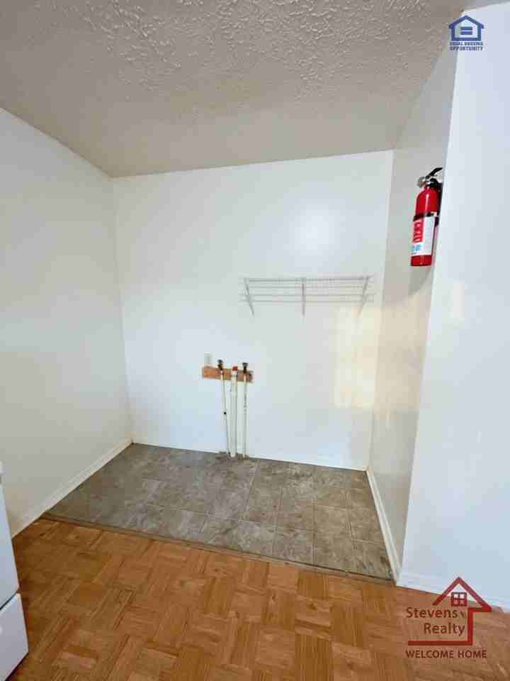 65 Bybee Woods Dr #1 - Photo 3 of 9