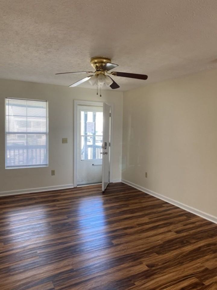 73 Dogwood Pointe Dr #2 - Photo 3 of 11