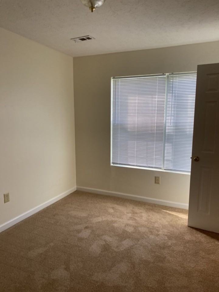73 Dogwood Pointe Dr #2 - Photo 7 of 11