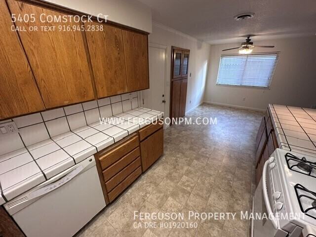 5405 Comstock Ct - Photo 4 of 17