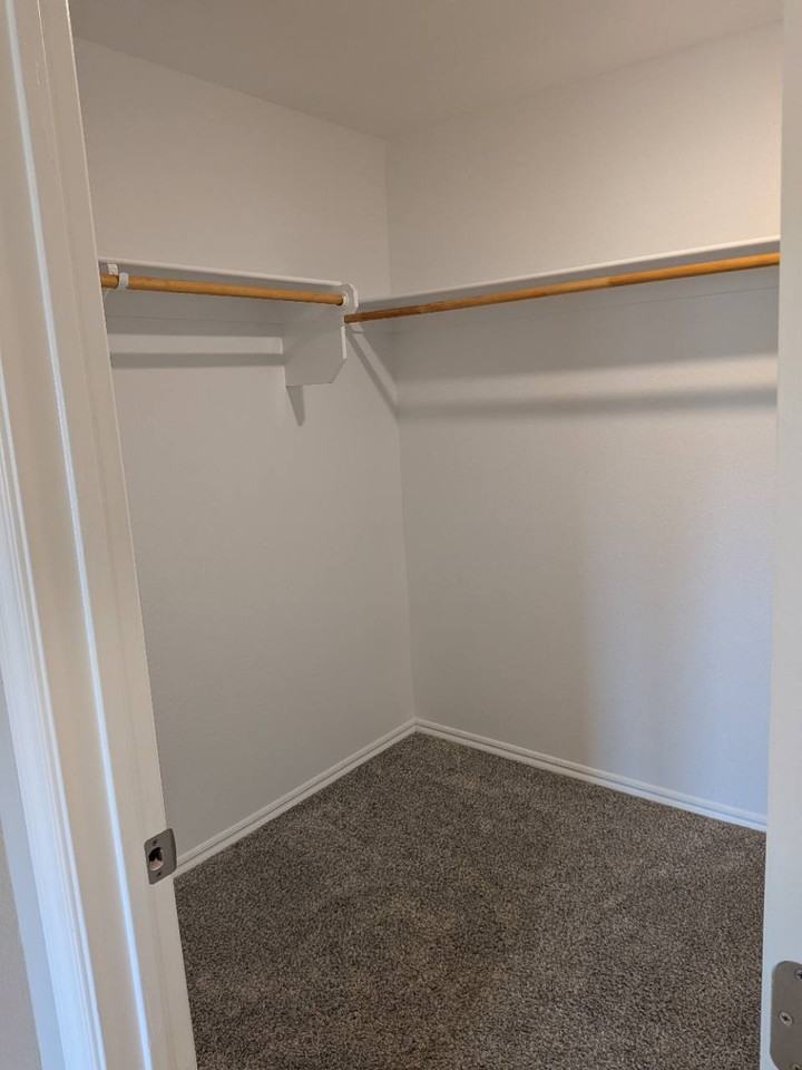 512 Comanche Dr #NA - Photo 4 of 12