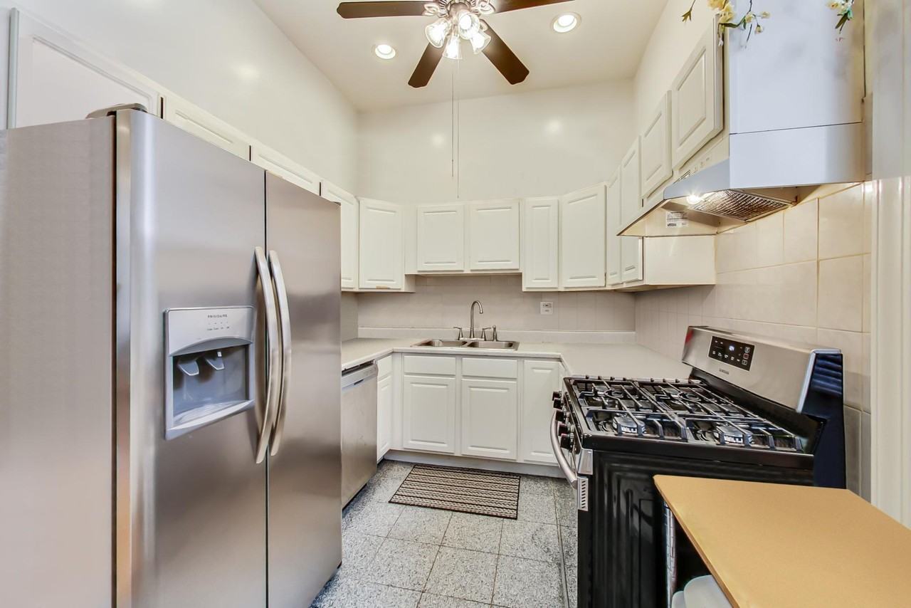 733 N Hoyne Ave #1 - Photo 6 of 25