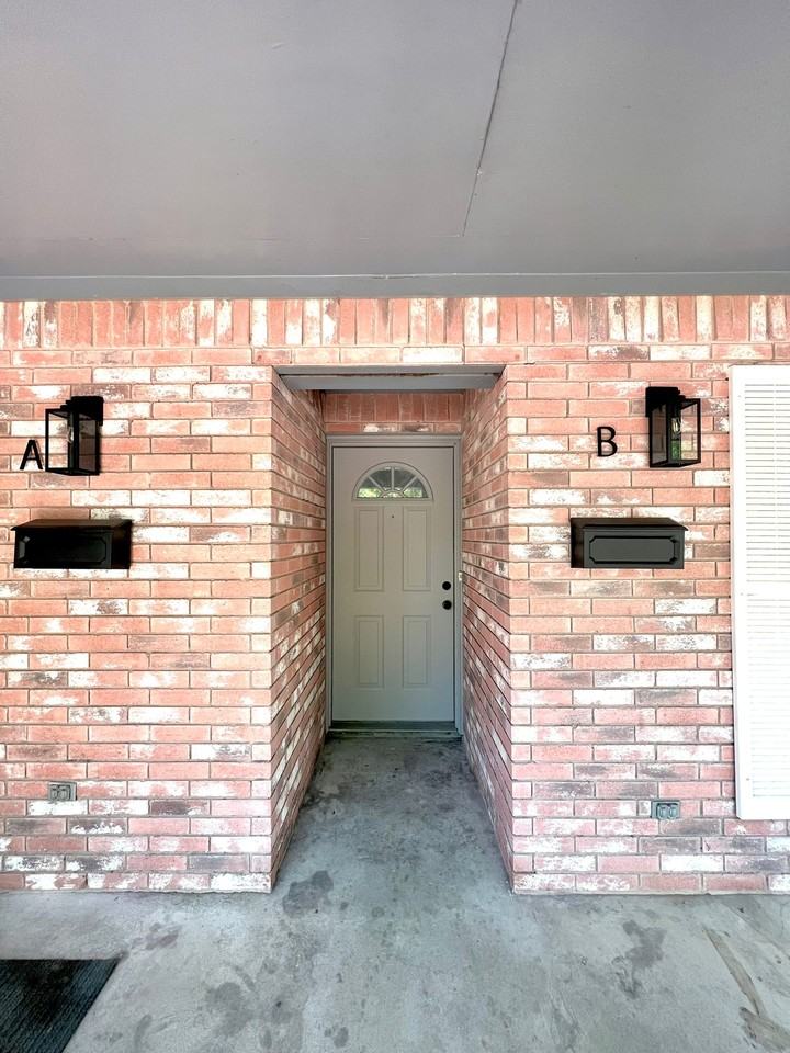 120 S Mckown Ave #B - Photo 2 of 24