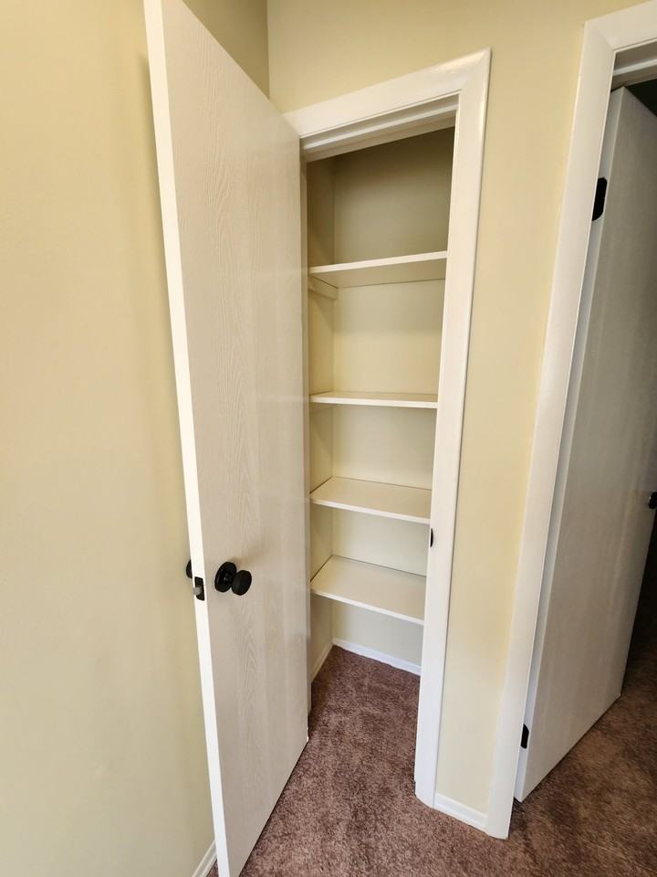 60 Wolfpit Ave #2B - Photo 3 of 23