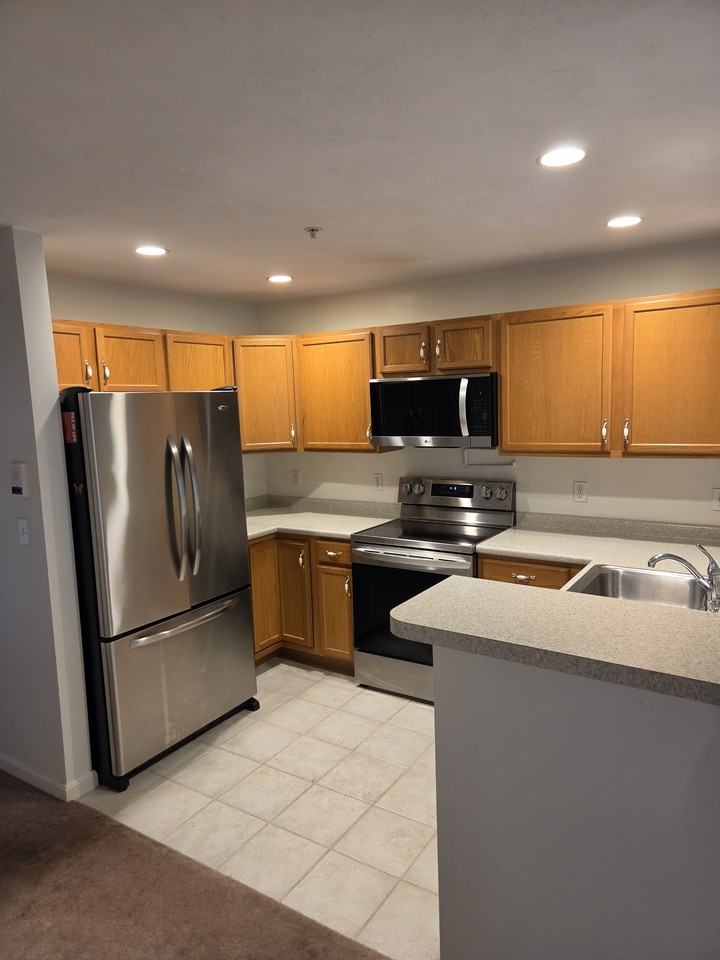 35 Collins St #92 - Photo 3 of 21