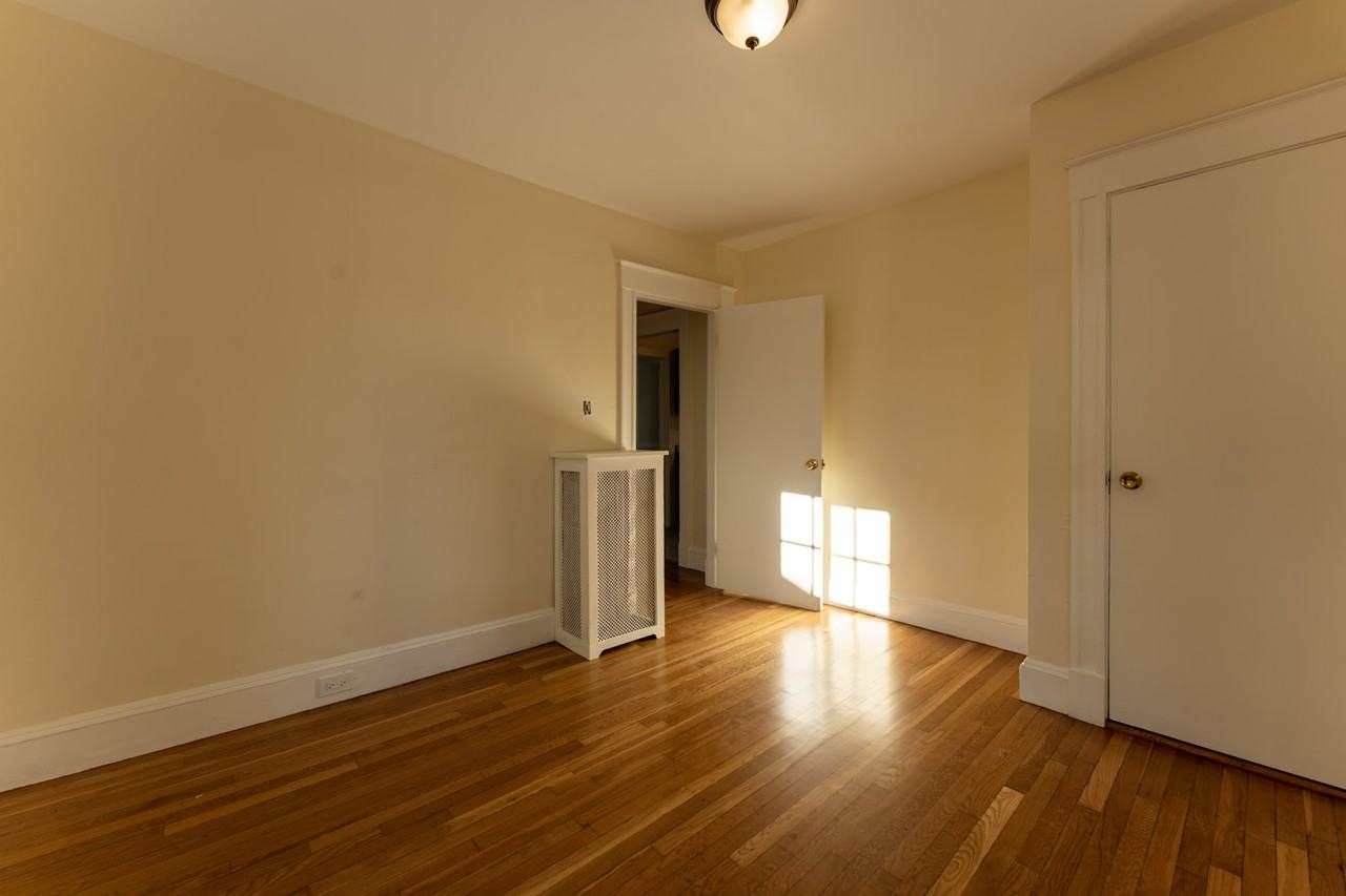 89 Harnden Ave - Photo 3 of 18