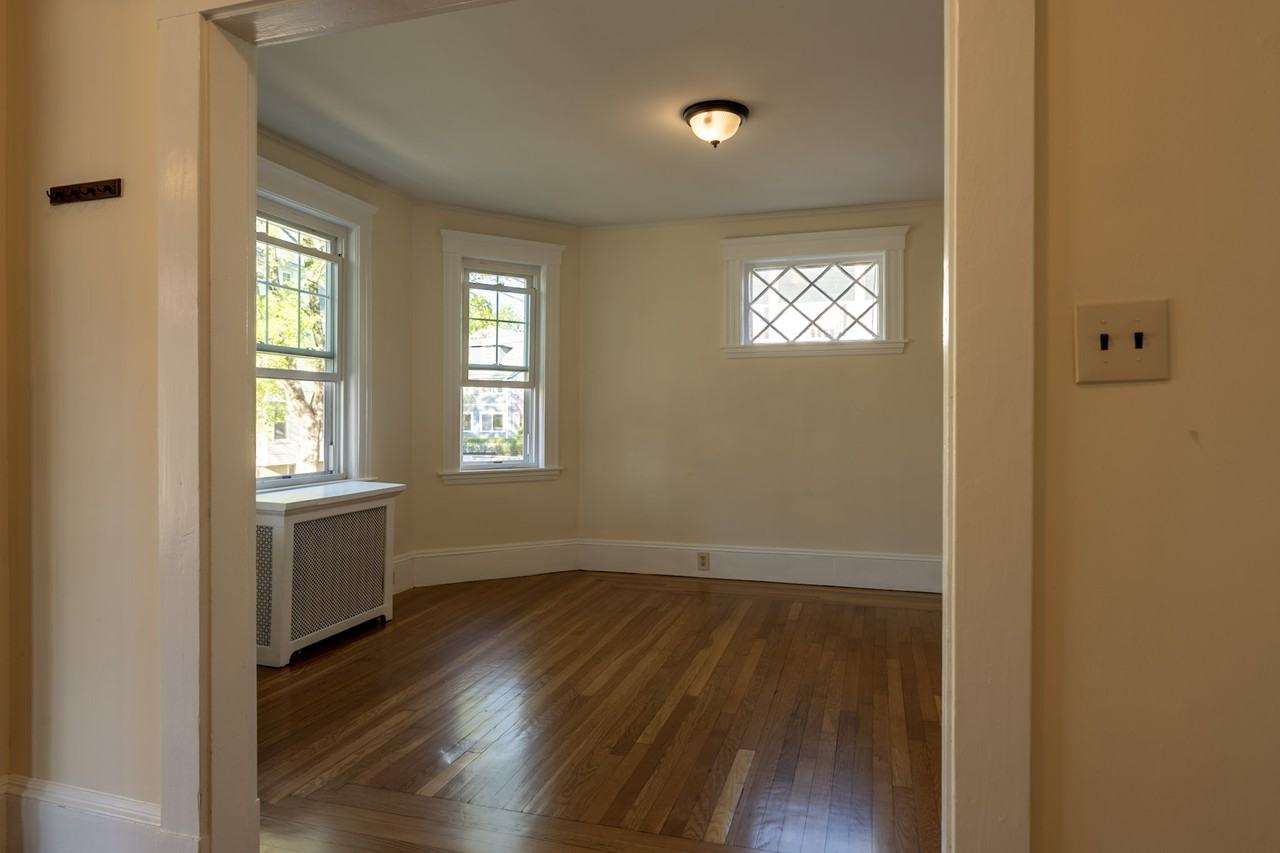 89 Harnden Ave - Photo 4 of 18