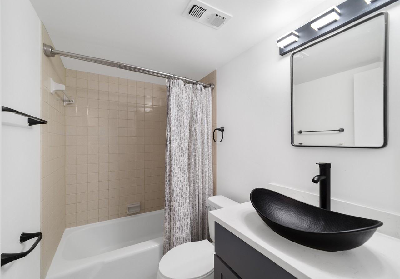 1112 W Main St #J6 - Photo 3 of 13