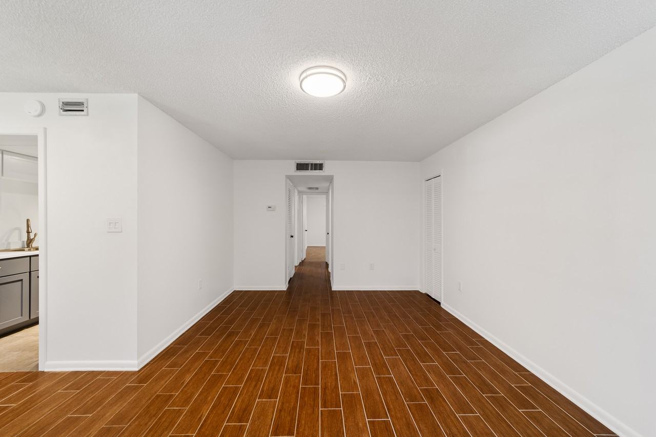 1112 W Main St #J6 - Photo 6 of 13