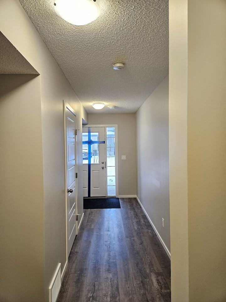 20523 22 Ave Nw - Photo 3 of 42