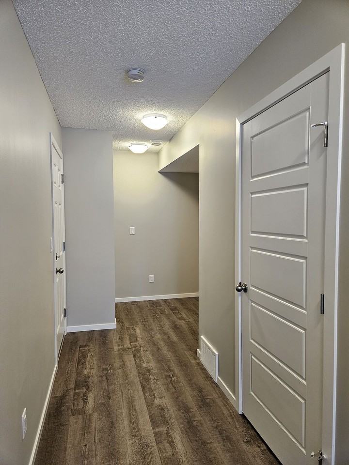20523 22 Ave Nw - Photo 5 of 42