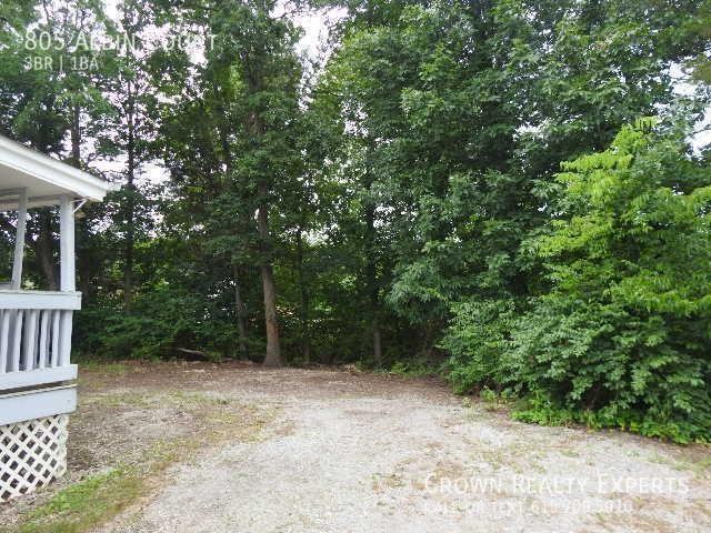 805 Albin Ct - Photo 3 of 16