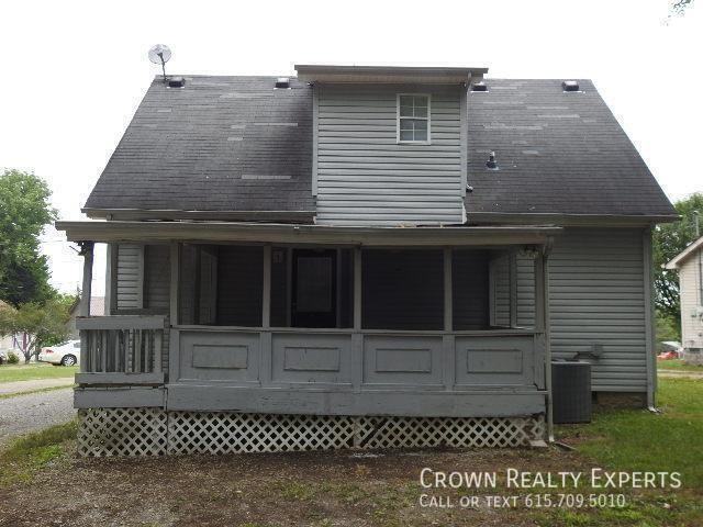 805 Albin Ct - Photo 4 of 16