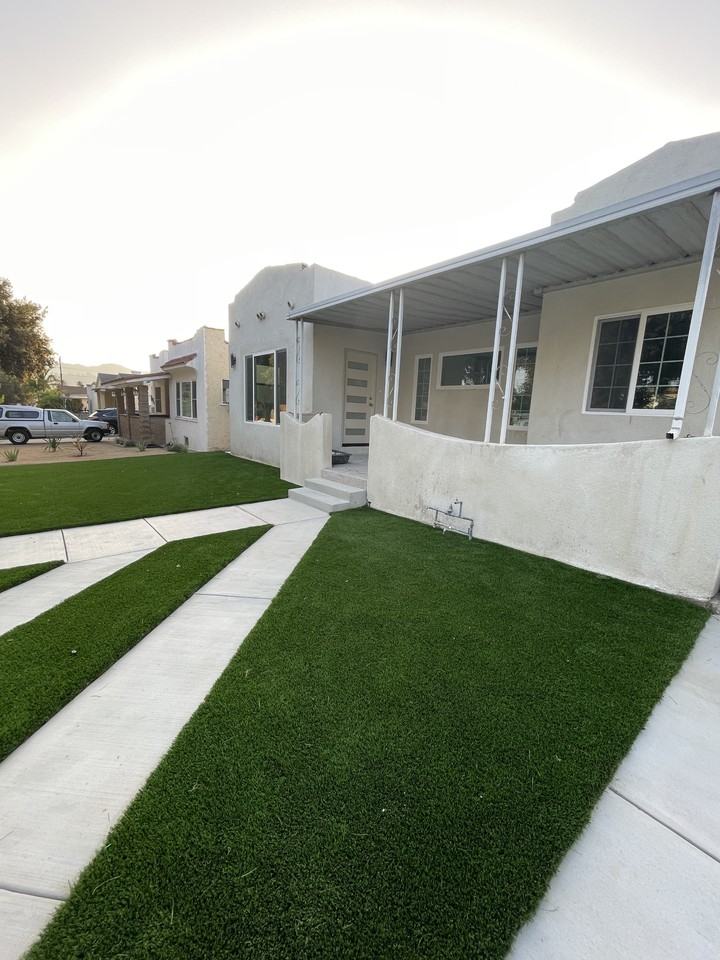 1049 Davis Ave #NA - Photo 7 of 13