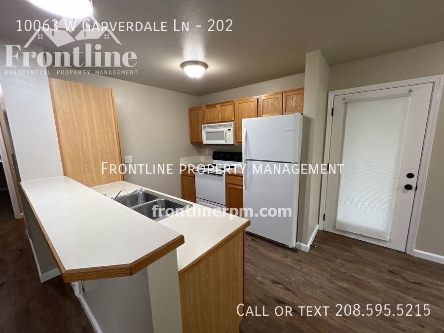 10063 W Garverdale Ln #202 - Photo 4 of 13