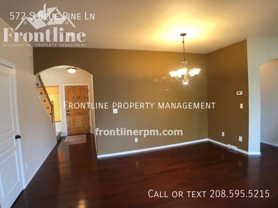 572 S Blue Pine Ln - Photo 2 of 15