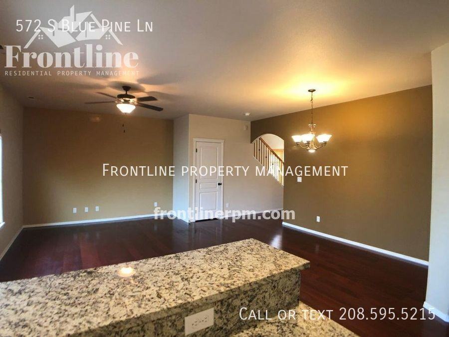 572 S Blue Pine Ln - Photo 4 of 15
