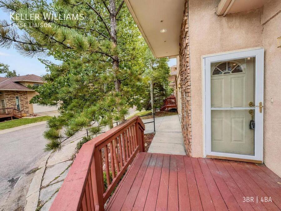 701 Westwood Trce - Photo 3 of 19