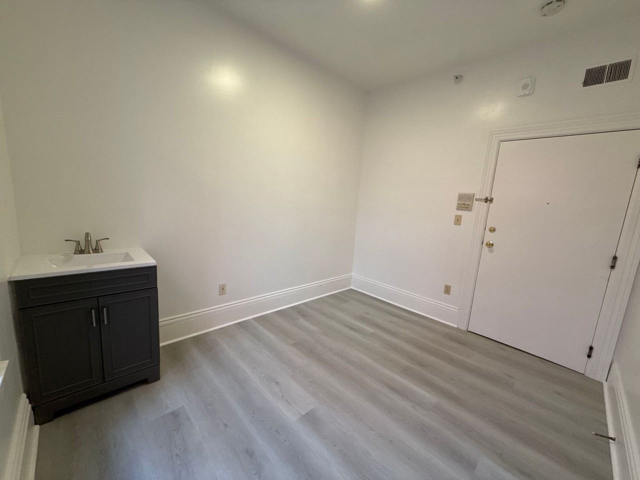1208 Stockton St #4 - Photo 2 of 7