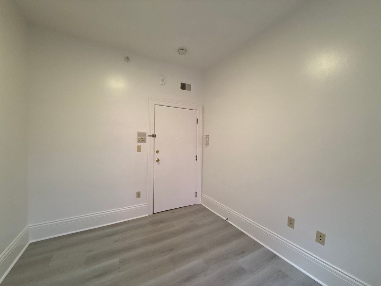 1208 Stockton St #4 - Photo 4 of 7