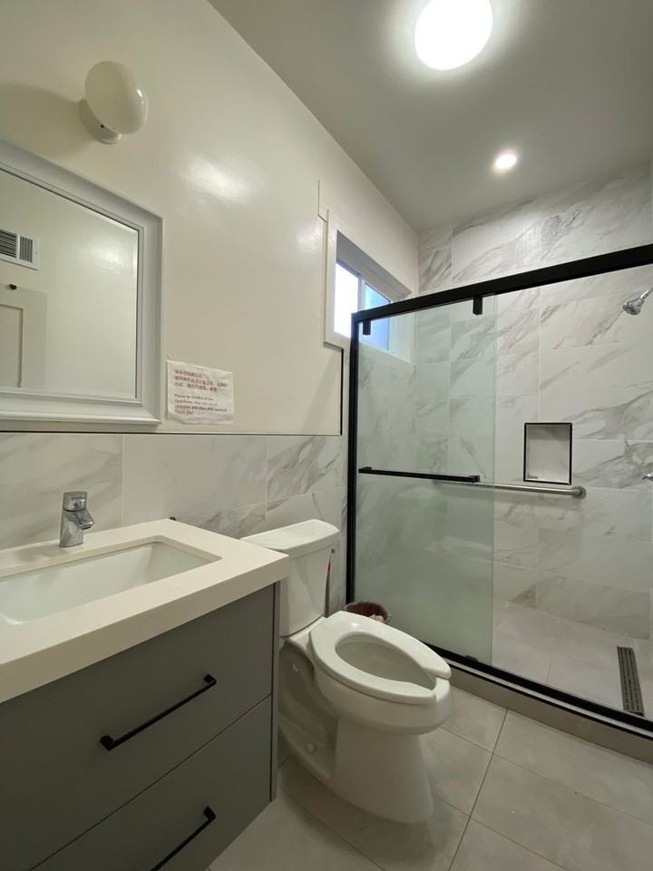 1208 Stockton St #4 - Photo 5 of 7