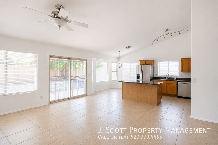 18232 N 45th St - Photo 5 of 17