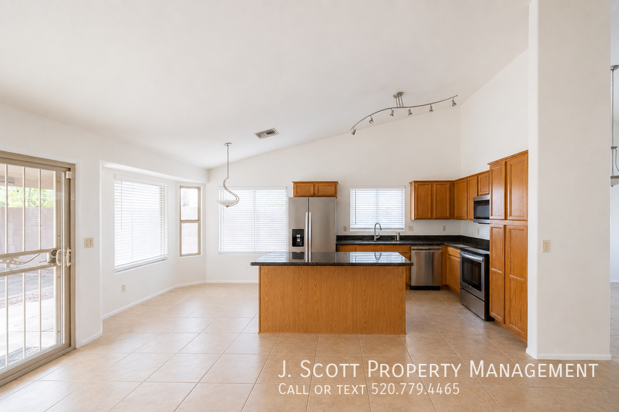 18232 N 45th St - Photo 7 of 17