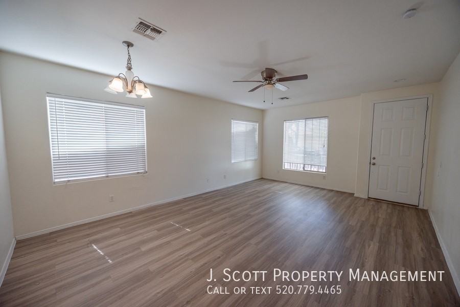 4540 E Sundance Ave - Photo 3 of 19