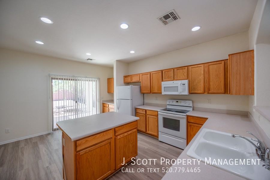 4540 E Sundance Ave - Photo 5 of 19