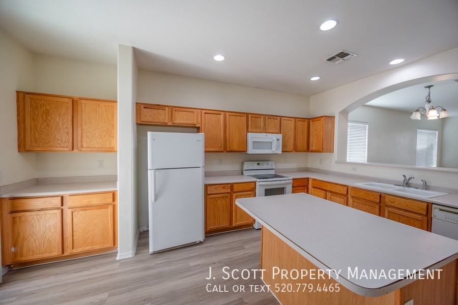 4540 E Sundance Ave - Photo 6 of 19