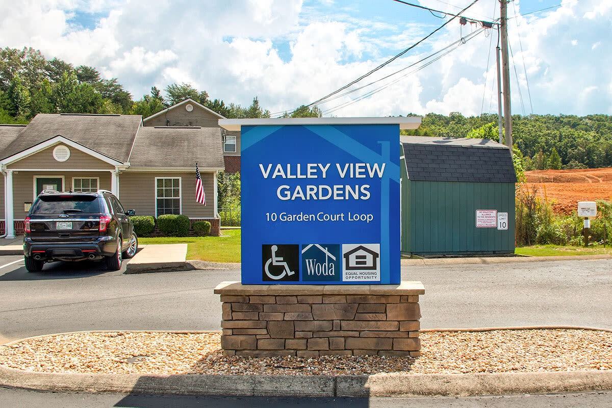 Valley View Gardens - Photo 4 of 22