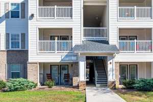 featured image of 290 Quaker Way