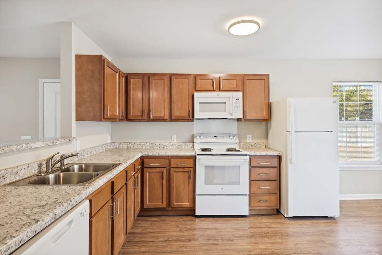 Woodbury Crossing - Photo 2 of 24