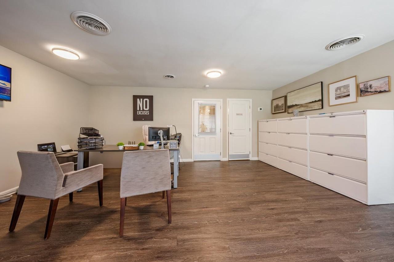 Walnut Street Apartments - Photo 6 of 50