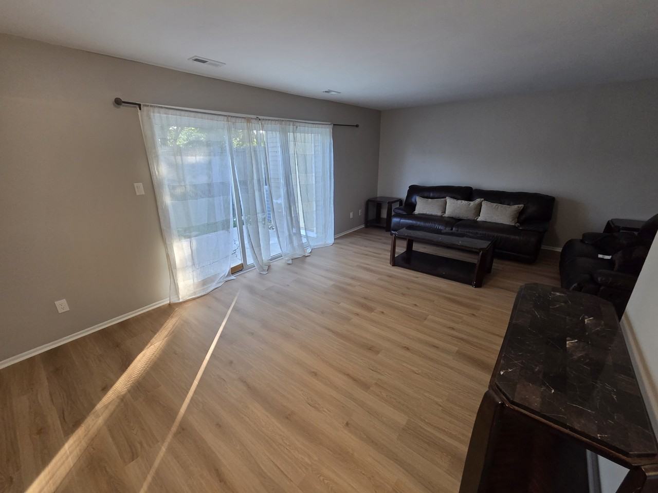 3904 Elberta Ln - Photo 4 of 14