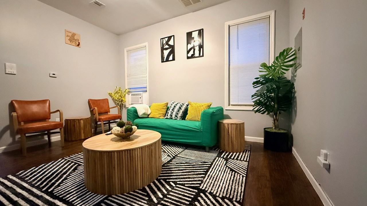 196 S 8th St #2R - Photo 3 of 6