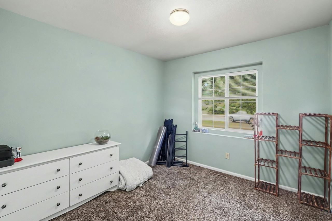 4787 Sunvalley Drive - Photo 7 of 15