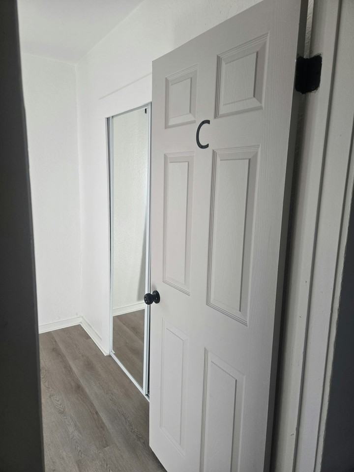 1545 West 30th Street, Unit R3 - Photo 2 of 10
