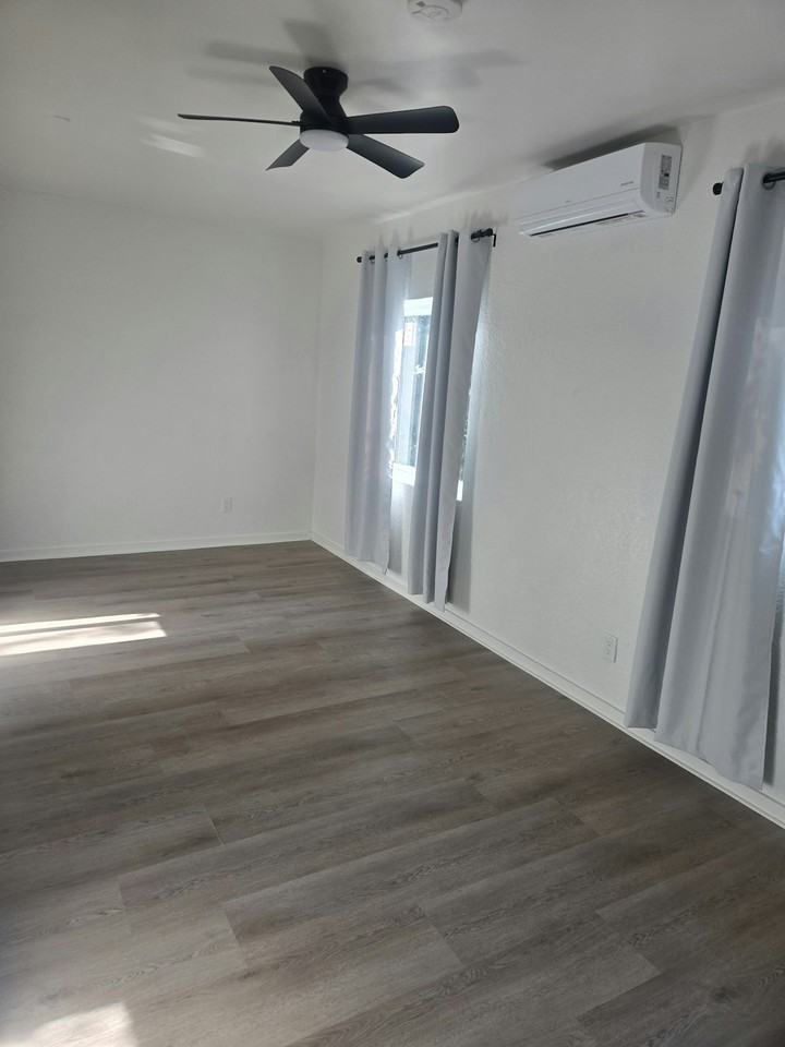 1545 West 30th Street, Unit R3 - Photo 4 of 10