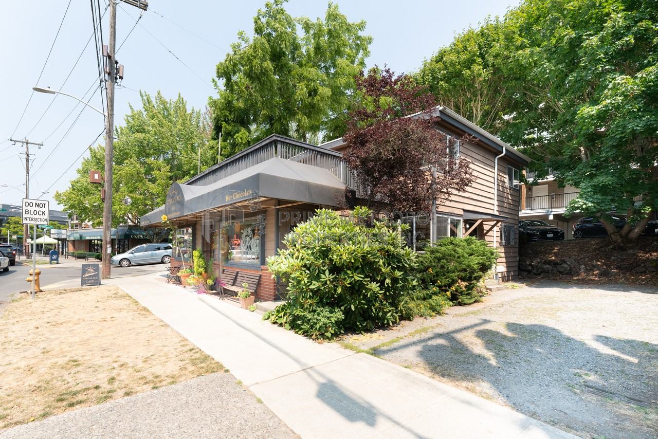 7810 E Green Lake Dr N #C - Photo 2 of 15