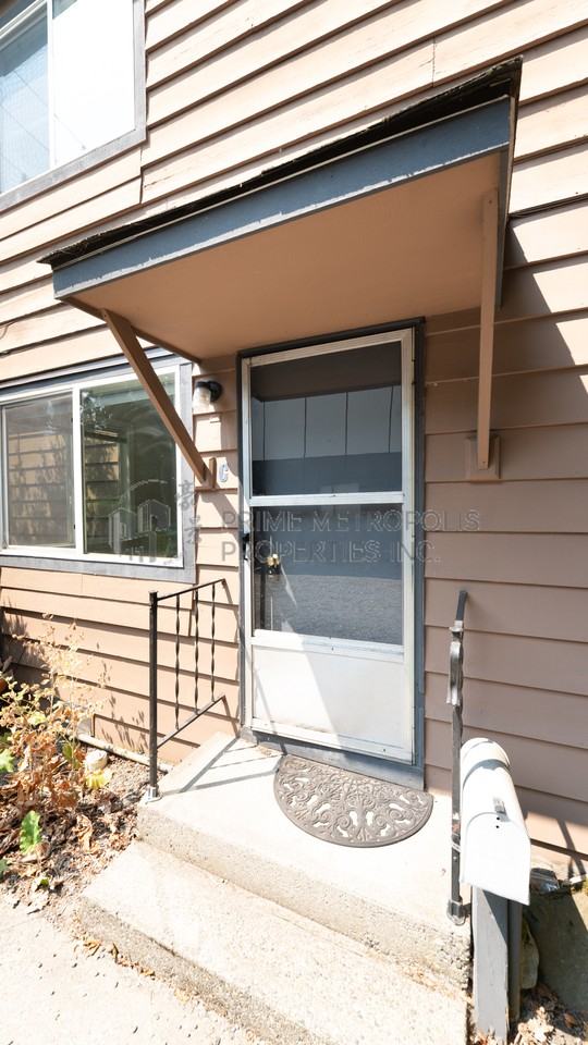 7810 E Green Lake Dr N #C - Photo 3 of 15