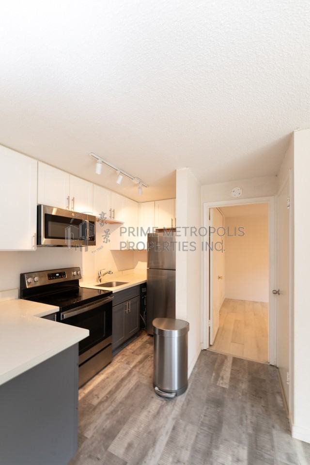 7810 E Green Lake Dr N #C - Photo 6 of 15