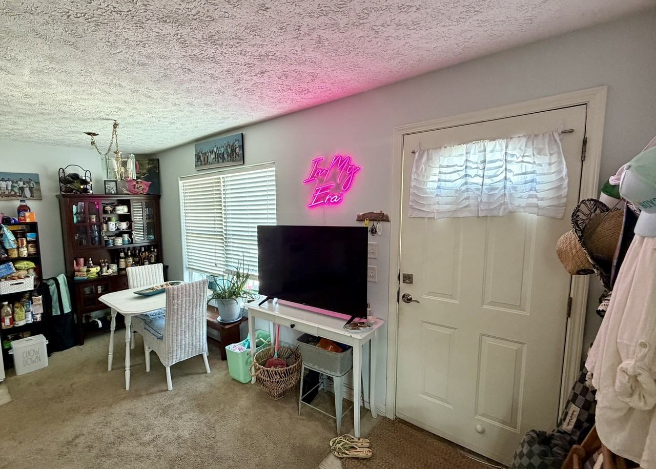 603 Dogwood St #D - Photo 3 of 22