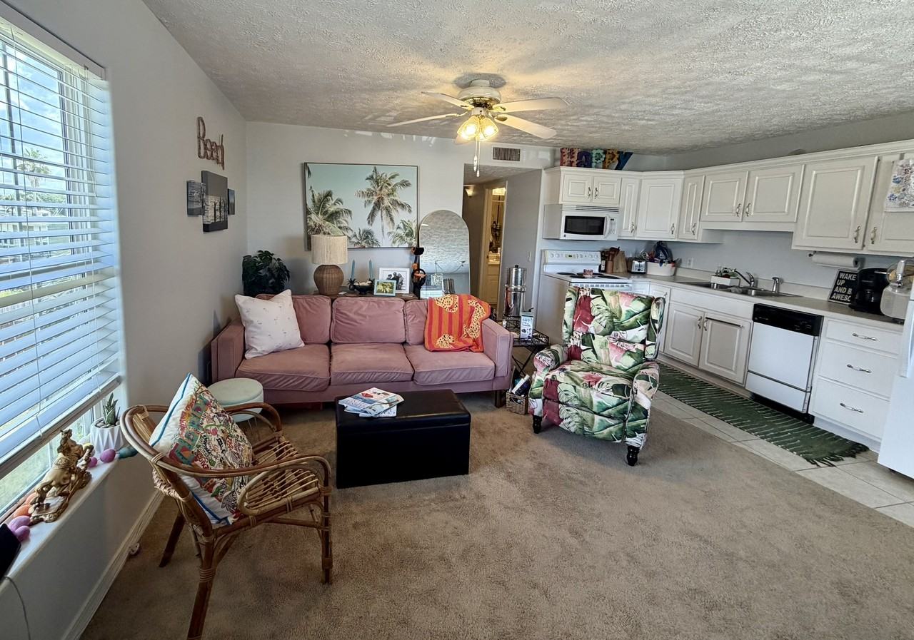 603 Dogwood St #D - Photo 4 of 22