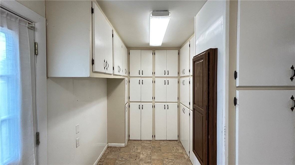 477 W Tulsa St - Photo 4 of 15