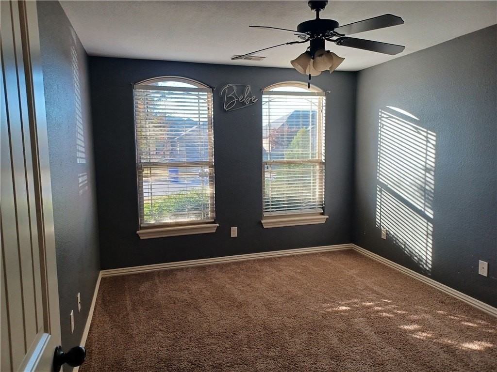 6009 S 37th St - Photo 4 of 26