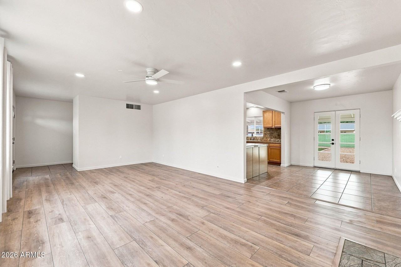 411 E Wigwam Blvd - Photo 7 of 23