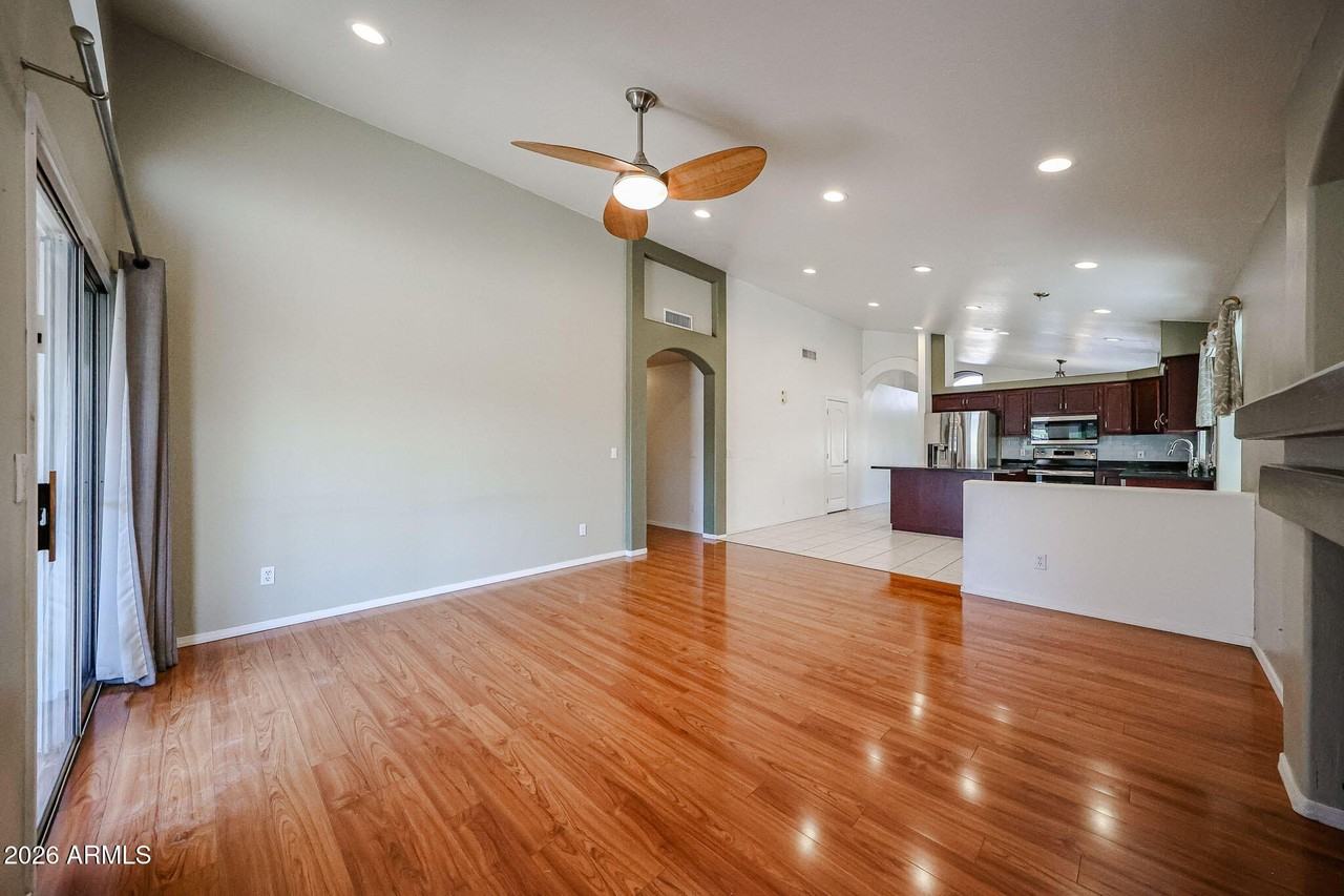 503 W Kelton Ln - Photo 5 of 39